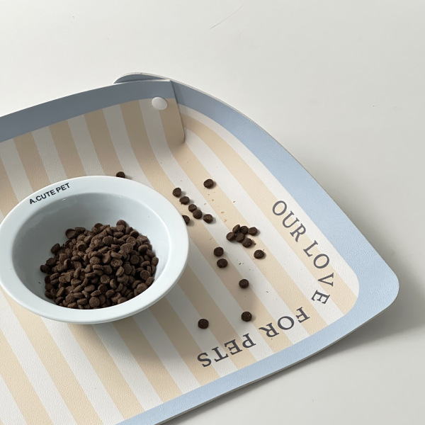 Anti Spill Strip Pattern Pet Feeding Mat Waterproof Half Surround Design for Pet Cat (Random Color)